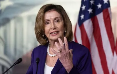 Nancy Pelosi aterriza en Taiwán a pesar de las advertencias de China