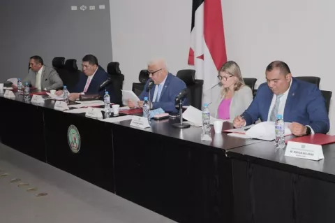 Indicasat complementaría labor del Instituto Especializado de Análisis sobre medicamentos