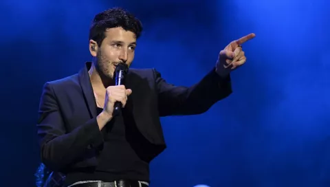 Sebastián Yatra se queda con la camiseta de Luis Suárez