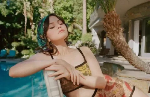 Selena Gómez se gana el cariño de todos al poner de moda 'las barrigas reales'