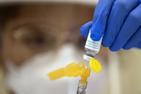 EE.UU. anuncia otros 1.8 millones de dosis de vacunas contra la viruela del mono