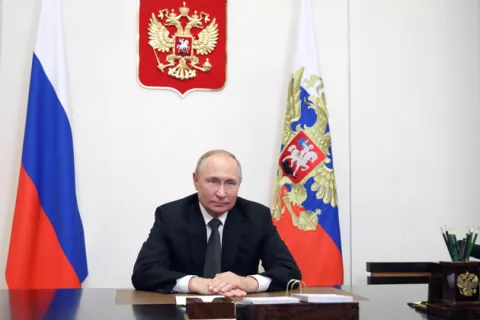 Vladimir Putin acusa a Occidente de convertir al pueblo de Ucrania en carne de cañón