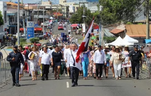 Con desfiles cívicos y folclóricos La Chorrera y Capira celebran 167 años como distritos