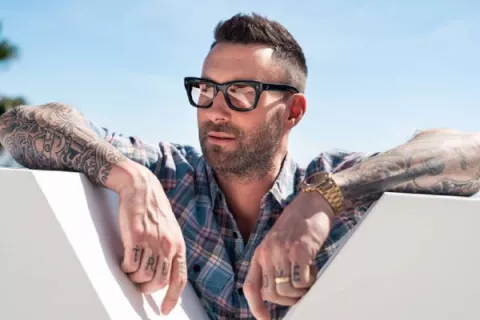 Adam Levine es señalado por otras mujeres, además de Sumner Stroh, de ser infiel