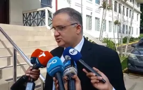 Alfredo Vallarino: 'Aquí vamos a estar leyendo bastantes días'