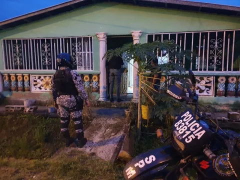  En allanamientos en Colón son detenidos cuatro requeridos por casos de homicidio  