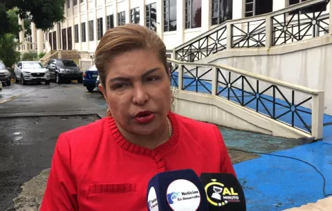 Exministra Alma Cortés es absuelta de delitos contra la administración pública
