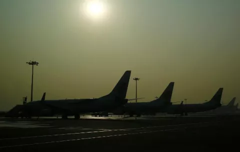 Emisiones de CO2 de aviones en la UE crecieron un 34 % entre 2005 y 2019