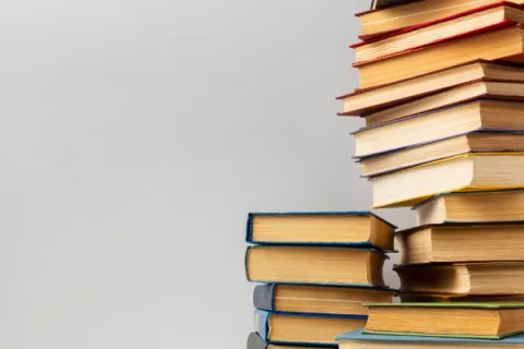Club de lectura para adultos mayores