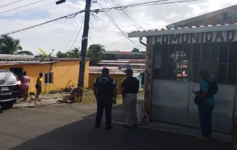 Encuentran un cuerpo con dos impactos de bala en la cabeza, en el Sector 2-2 de Puerto Escondido, Colón