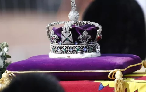 India le pide al Reino Unido devolver el diamante de la corona real