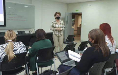 Entre 100 y 150 mil estudiantes y docentes trabajan con la plataforma Ester