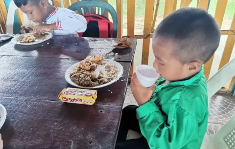 Más de 400 mil estudiantes recibirán  la galleta, leche y crema nutricional a partir de la próxima semana