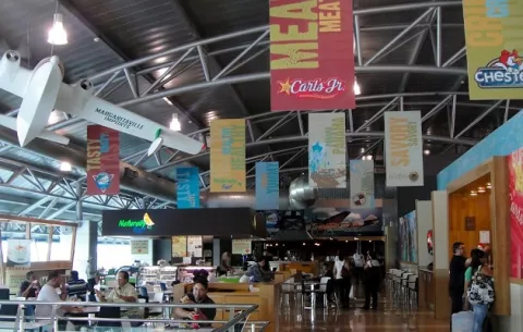 Negocian venta de los 'food court' del aeropuerto internacional  de Tocumen 
