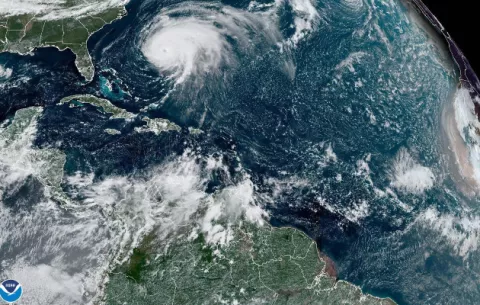 Huracán Fiona deja gran parte de la población de Bermudas sin luz