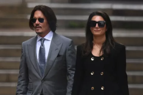 Johnny Depp está saliendo con su abogada de Reino Unido, según la prensa