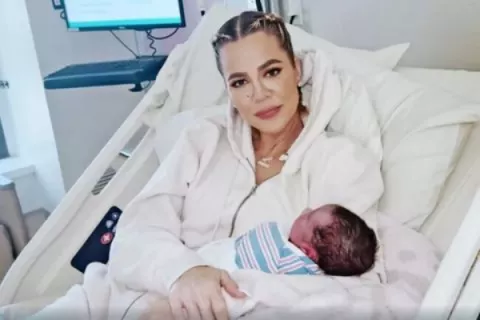 Khloé Kardashian es criticada por fingir que dio a luz a Bruno