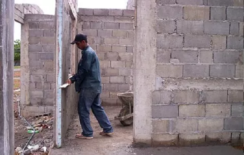 ¿Cuánto ha variado el índice de precios de los materiales de construcción en los últimos meses?