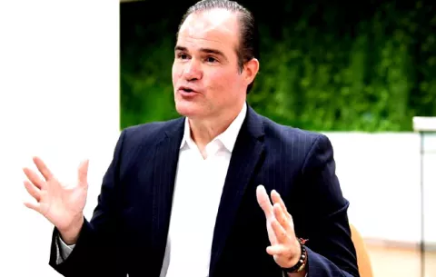 Destituyen al presidente del BID, Mauricio Claver-Carone, por supuesto amorío
