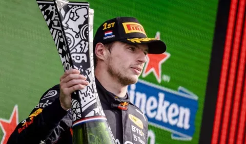 Max Verstappen se amplia a fondo para ganar en casa