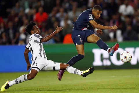  PSG y Mbbapé golpean primero a la Juventus en Liga de Campeones