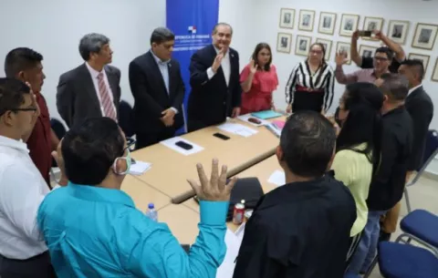 Meduca apacigua posible llamado a huelga de gremios docentes