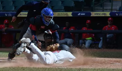Panamá es dejado en el terreno de juego en el Mundial U15