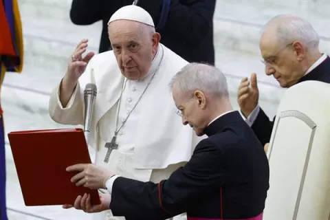 El papa Francisco alerta de que aún existe el riesgo de guerra nuclear