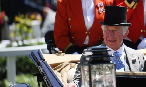 Carlos III inicia primera visita a Irlanda del Norte desde su proclamación