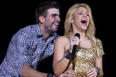 Shakira dice que está en una de las horas más difíciles y oscuras de su vida