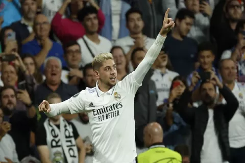 Fede Valverde, la luz en una noche gris del Real Madrid en la Champions
