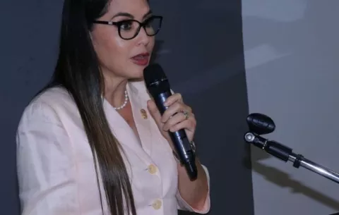 Zulay Rodríguez mantiene el primer lugar en recolección de firmas para candidatura presidencial