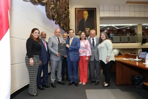 Aprueban en tercer debate proyecto de ley que busca regular la profesión de abogado