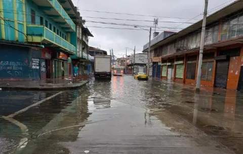 Ciudad de Colón amanece bajo las aguas, exigen al MOP respuestas