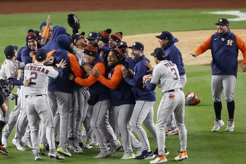 Astros de Houston barren a los Yanquis y enfrentarán a los Filis en la Serie Mundial