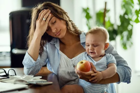 Burnout, el síndrome de agotamiento que afecta a las mujeres en Latinoamérica