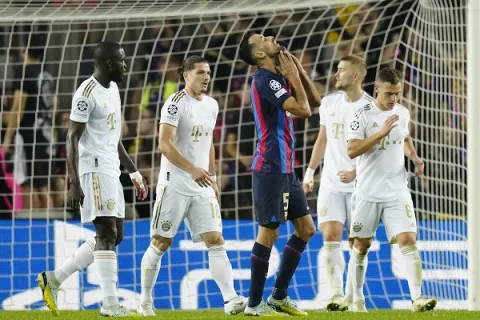 Bayern golea a un FC Barcelona eliminado en la Champions