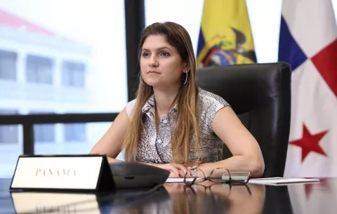 Erika Mouynes asegura que entrega el cargo de canciller con 'la conciencia tranquila'