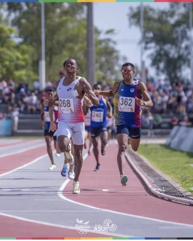 “El Torpedo” Chambers impone dos récords y se baña en oro en XII Juegos Sudamericanos