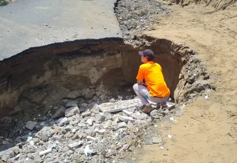 Colapsa vía hacia playa El Toro en el distrito de Pedasí, provincia de Los Santos