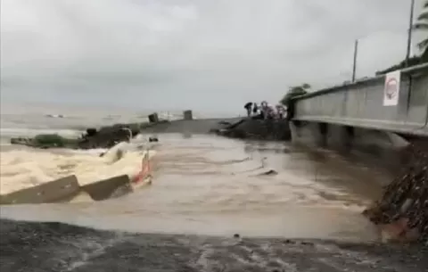 Viviendas y negocios afectados por las inundaciones en Colón