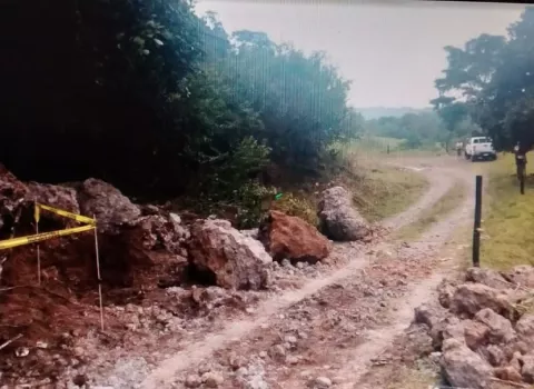 Derrumbe registrado en una finca de Río Sereno deja un muerto y varios heridos  