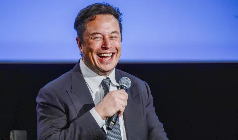  Elon Musk: El nuevo dueño de Twitter no se libra de los memes en su propia red