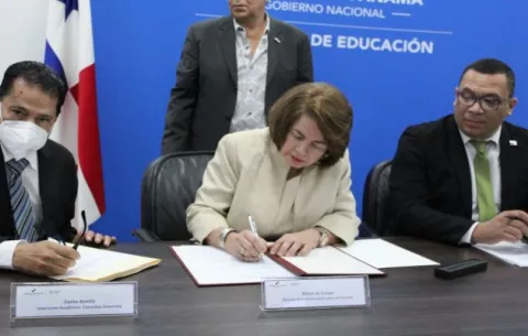 Estudiantes graduandos recibirán reforzamiento académico y socioemocional de universidades particulares