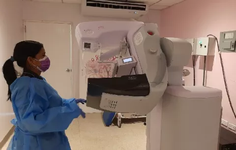 Promueven auto cuidado para prevenir cáncer de mama en Herrera