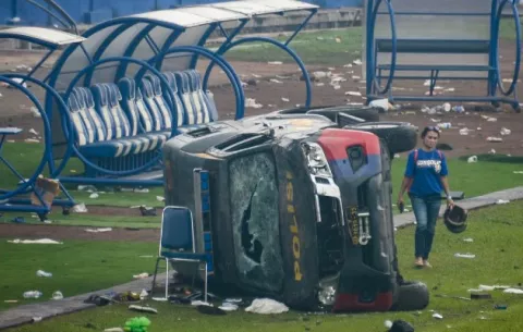 Indonesia demolerá el estadio donde una estampida dejó más de 130 muertos