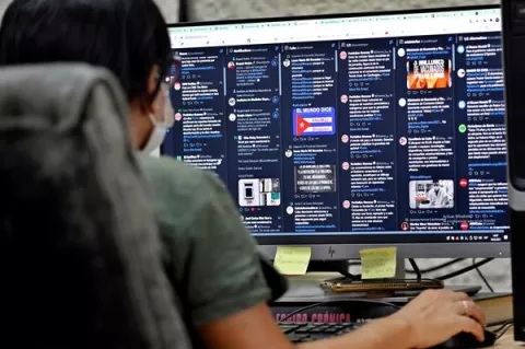 Mejora la libertad en internet en Latinoamérica, pero persisten los desafíos