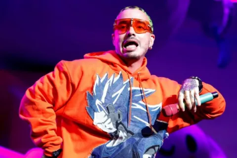 J Balvin lanza 'OYE', una aplicación 'bilingüe de bienestar creativo'