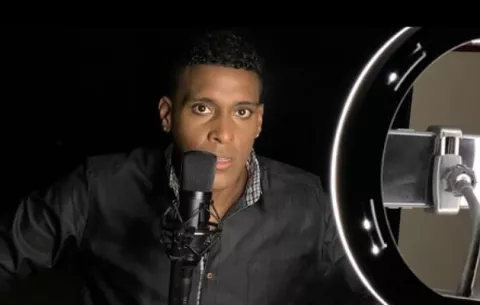Muere cantante haitiano mientras ofrecía un concierto en París