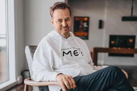 Matthew Perry desvela en sus memorias sus graves problemas con las drogas